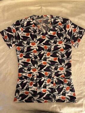 Scrubaid Top Women’s Small Pumpkins Witch Hats Tombstones Halloween Stretch